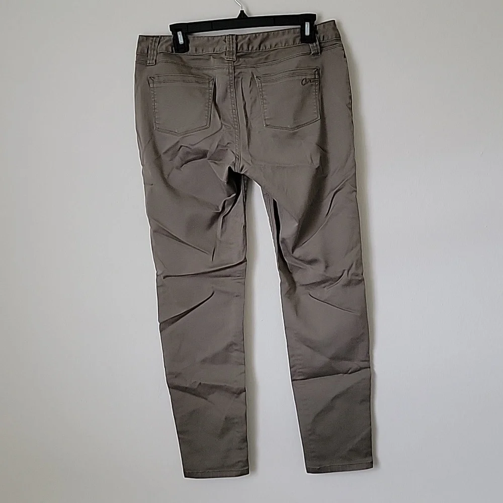 American Rag | 9S Curvy Olive Green Skinny - Picture 2 of 4